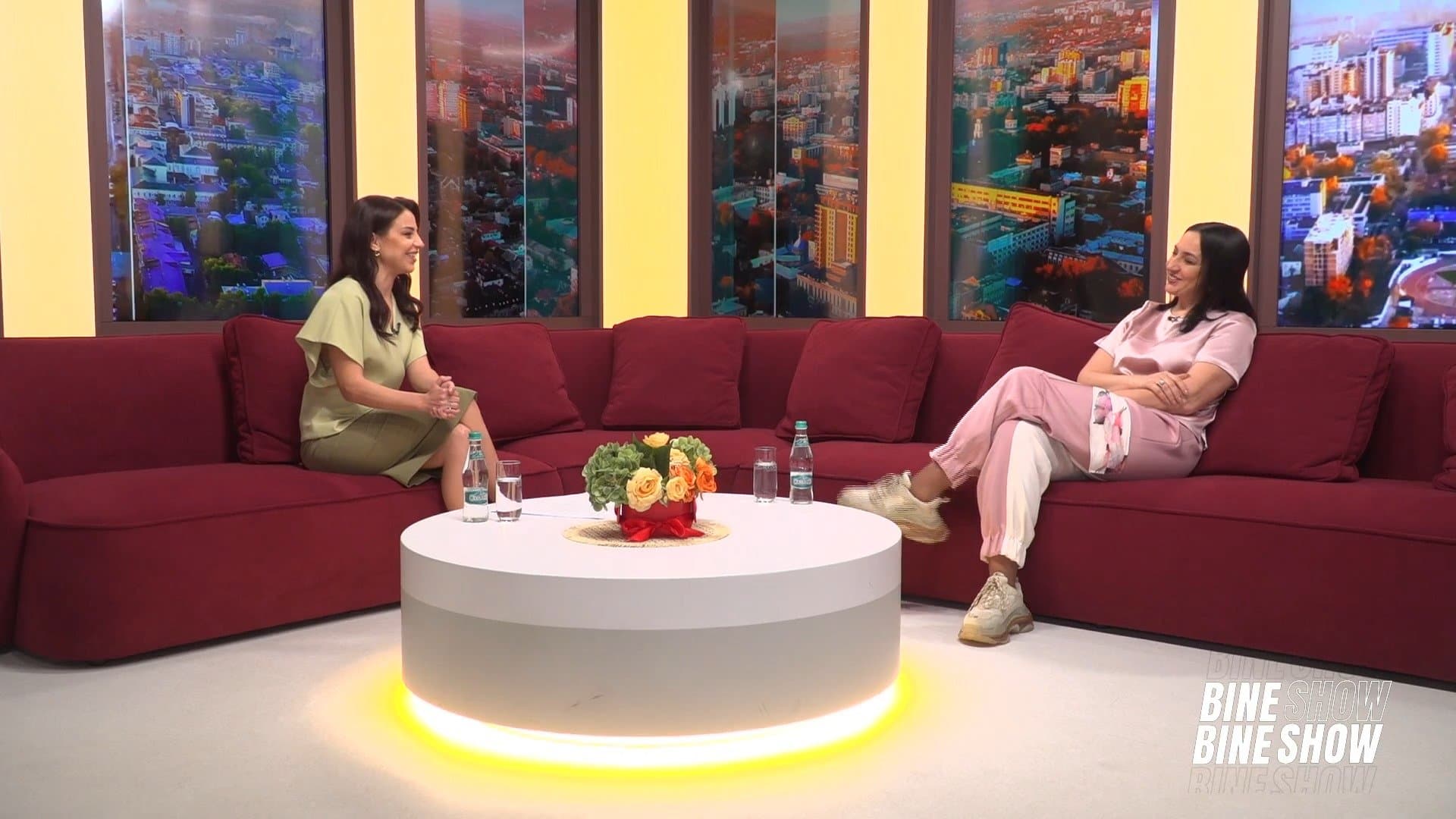 BINEBINE SHOW: Dana Markitan prezintă videoclipul nou „Cum să iubești o femeie”, o piesă despre iubire și relații /22.05.2026