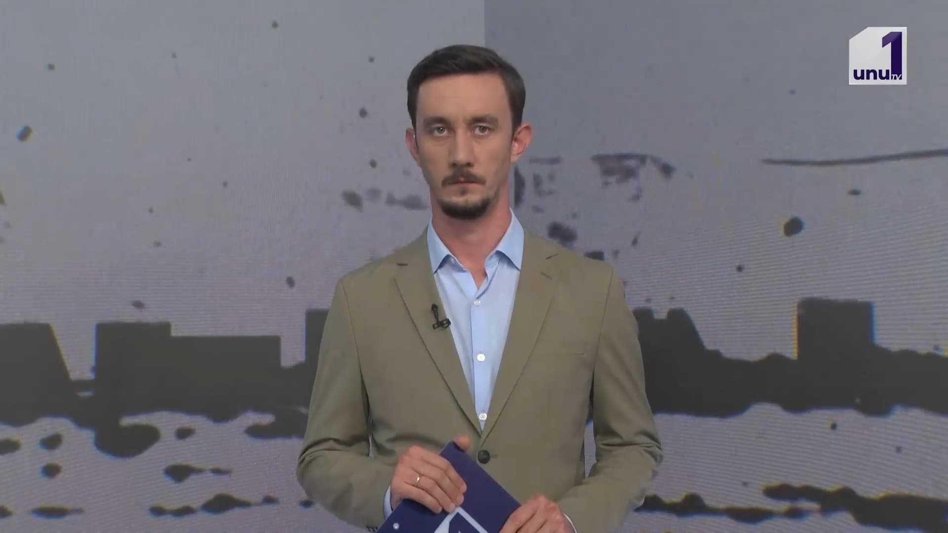 ALERTA: O macara a rămas în poziție verticală, stârnind temeri că s-ar putea prăbuși peste casele oamenilor /21.07.2026